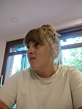 Snapshot of CoddessCrystal chatting on 09-14-25, 06:23 CoddessCrystal online show from 09-14-25, 06:23