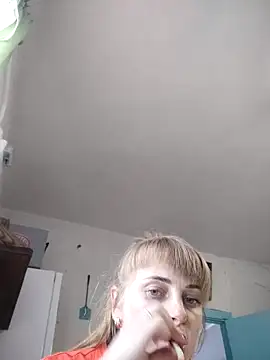 Snapshot of CoddessCrystal chatting on 10-22-25, 10:15 CoddessCrystal online show from 10-22-25, 10:15