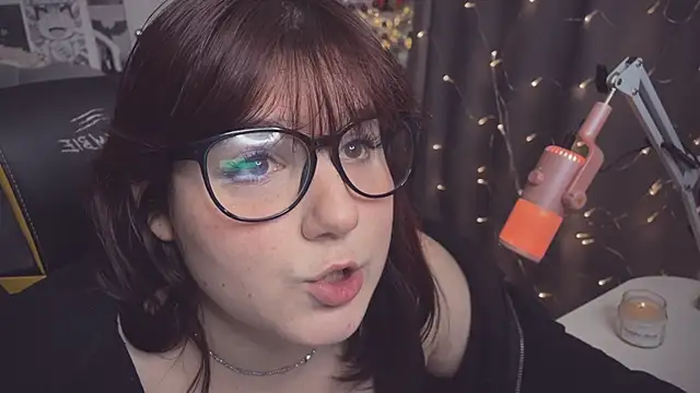 Snapshot of Diasporaaa chatting on 12-28-24, 06:40 Diasporaaa online show from 12-28-24, 06:40