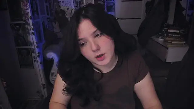 Snapshot of Diasporaaa chatting on 10-21-25, 01:50 Diasporaaa online show from 10-21-25, 01:50