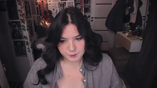 Snapshot of Diasporaaa chatting on 10-29-25, 03:09 Diasporaaa online show from 10-29-25, 03:09