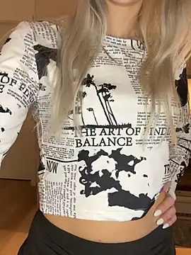 WhiteTygress online show from 01-23-25, 05:52