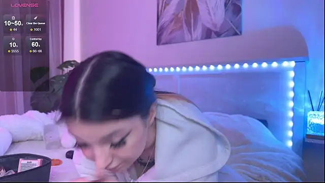 Veronica leal online show from 04-13-26, 07:36