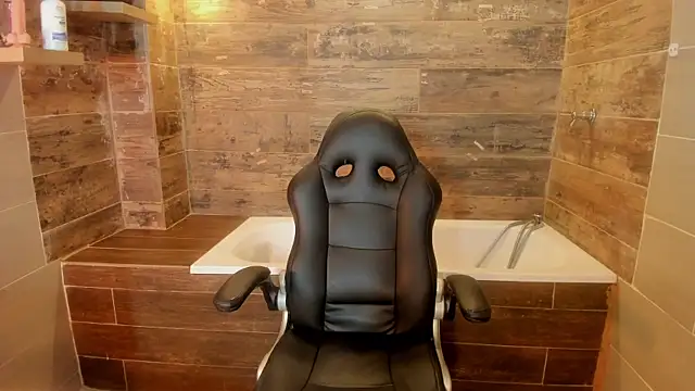 Hanah Greey online show from 12-14-24, 01:49