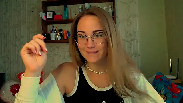 luxie milady online show from 09-30-25, 09:14