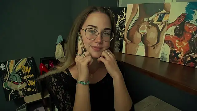 luxie milady online show from 10-13-25, 02:17