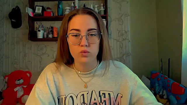 luxie milady online show from 10-20-25, 08:59