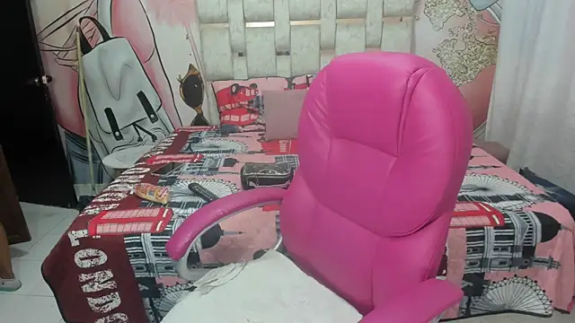 EMMA SWEETT1 online show from 02-12-25, 12:22