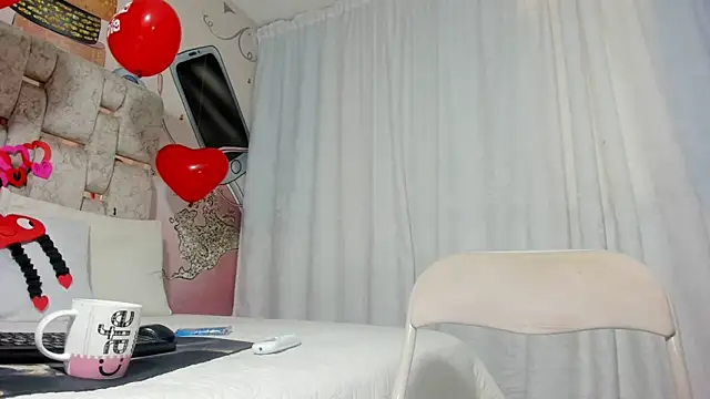 EMMA SWEETT1 online show from 02-14-25, 03:47