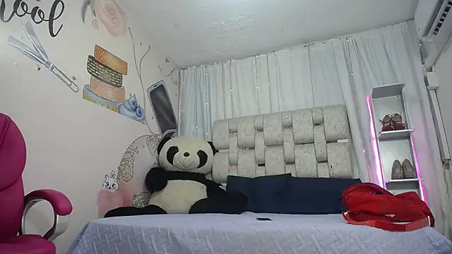 EMMA SWEETT1 online show from 09-28-25, 12:32