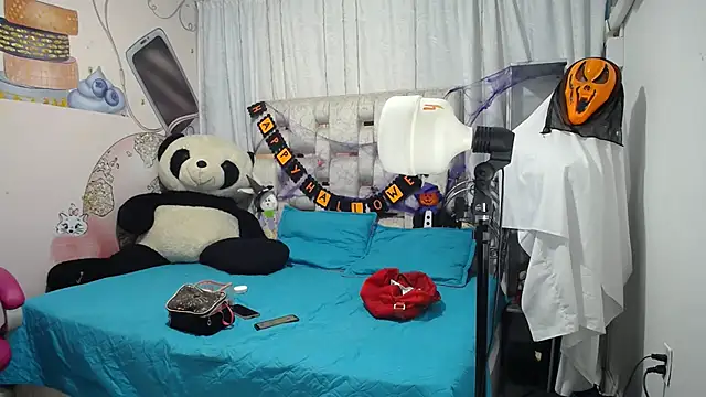 EMMA SWEETT1 online show from 10-30-25, 01:12