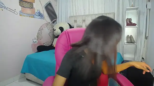 EMMA SWEETT1 online show from 11-15-25, 06:37