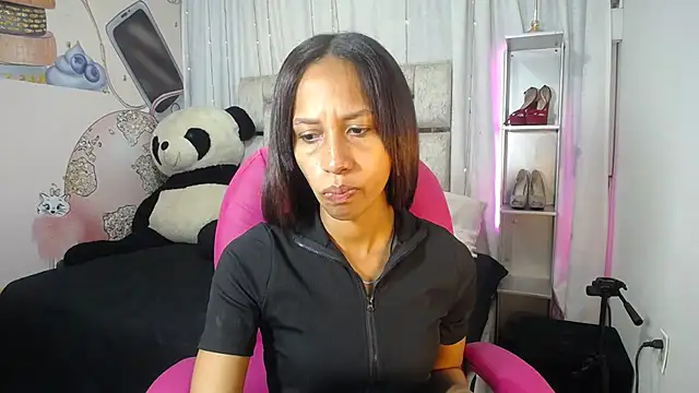 EMMA SWEETT1 online show from 11-25-25, 06:30