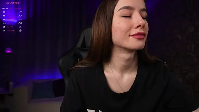 Snapshot of Amely_Young chatting on 02-28-25, 04:43 Amely Young online show from 02-28-25, 04:43