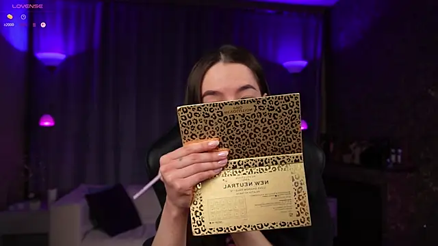 Snapshot of Amely_Young chatting on 03-13-25, 01:43 Amely Young online show from 03-13-25, 01:43