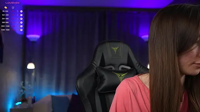 Snapshot of Amely_Young chatting on 03-22-25, 02:37 Amely Young online show from 03-22-25, 02:37