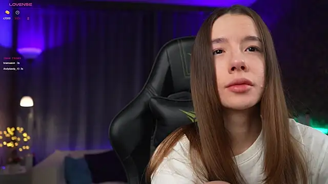 Snapshot of Amely_Young chatting on 03-23-25, 04:16 Amely Young online show from 03-23-25, 04:16