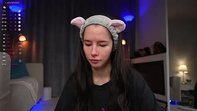 Snapshot of Amely_Young chatting on 09-12-25, 01:06 Amely Young online show from 09-12-25, 01:06