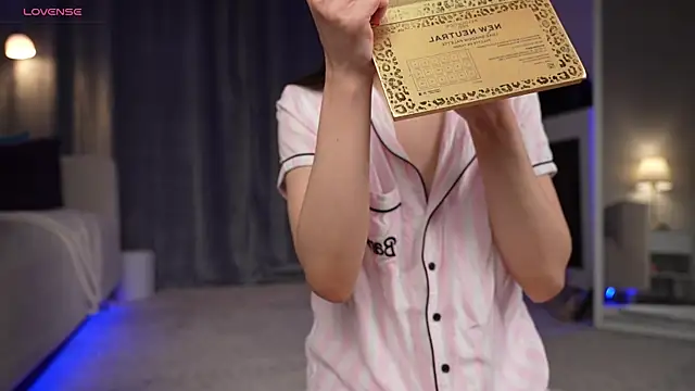 Snapshot of Amely_Young chatting on 10-04-25, 12:41 Amely Young online show from 10-04-25, 12:41