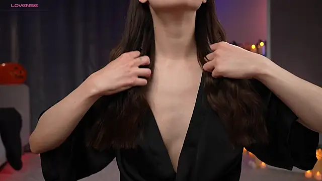 Snapshot of Amely_Young chatting on 11-01-25, 01:07 Amely Young online show from 11-01-25, 01:07