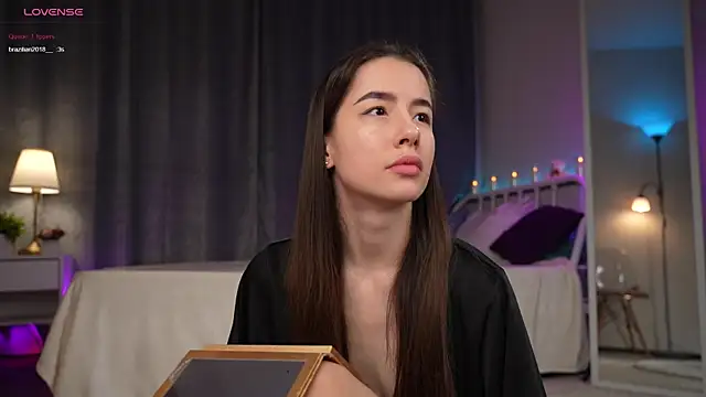 Snapshot of Amely_Young chatting on 11-13-25, 01:26 Amely Young online show from 11-13-25, 01:26