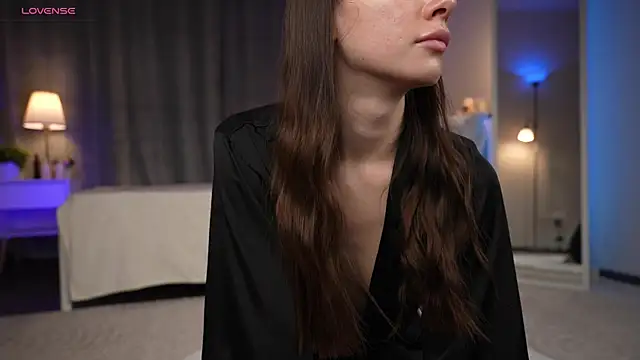 Snapshot of Amely_Young chatting on 11-21-25, 01:48 Amely Young online show from 11-21-25, 01:48