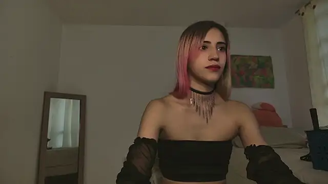 Snapshot of linnie_ chatting on 03-08-25, 11:07 linnie  online show from 03-08-25, 11:07