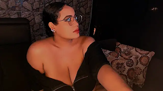 Emmacamille online show from 03-08-25, 02:12