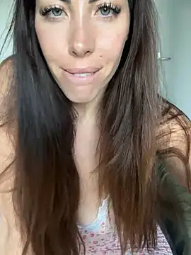 Eyline online show from 01-13-25, 03:15