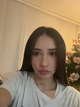 Snapshot of Angeeel_ chatting on 12-27-24, 05:31 Angeeel  online show from 12-27-24, 05:31