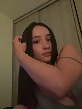 Snapshot of Angeeel_ chatting on 03-23-25, 03:32 Angeeel  online show from 03-23-25, 03:32