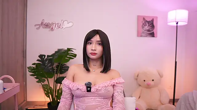 Snapshot of Angeeel_ chatting on 10-14-25, 07:47 Angeeel  online show from 10-14-25, 07:47