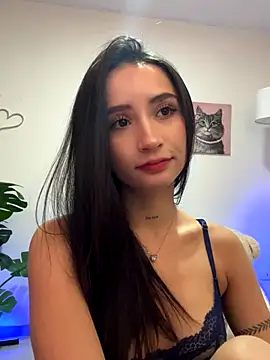 Snapshot of Angeeel_ chatting on 10-21-25, 04:35 Angeeel  online show from 10-21-25, 04:35