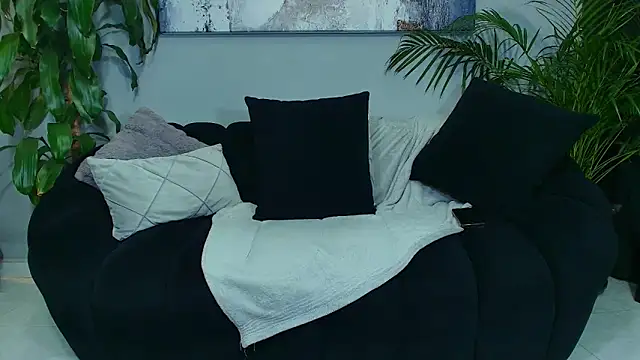 Snapshot of Damon-benet chatting on 03-21-25, 01:56 Damon-benet online show from 03-21-25, 01:56