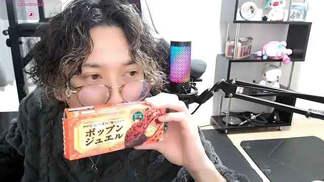 Snapshot of Shizukuu chatting on 03-10-25, 03:52 Shizukuu online show from 03-10-25, 03:52