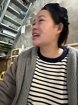 Hellen 111 online show from 11-25-25, 04:45