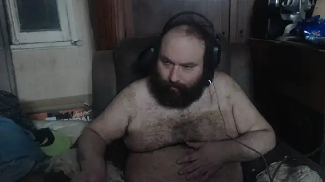 Snapshot of hairyhulk chatting on 01-12-25, 07:43 hairyhulk online show from 01-12-25, 07:43