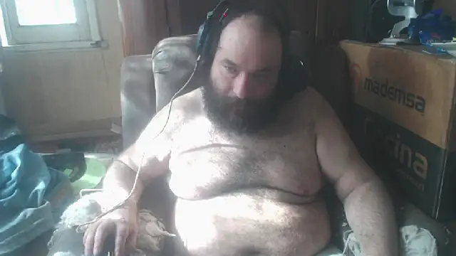 Snapshot of hairyhulk chatting on 01-12-25, 08:47 hairyhulk online show from 01-12-25, 08:47