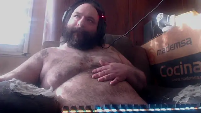 Snapshot of hairyhulk chatting on 10-28-25, 09:17 hairyhulk online show from 10-28-25, 09:17