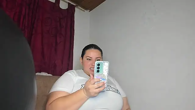 tetasgrandes karol online show from 09-16-25, 05:14