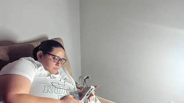 tetasgrandes karol online show from 11-04-25, 07:13