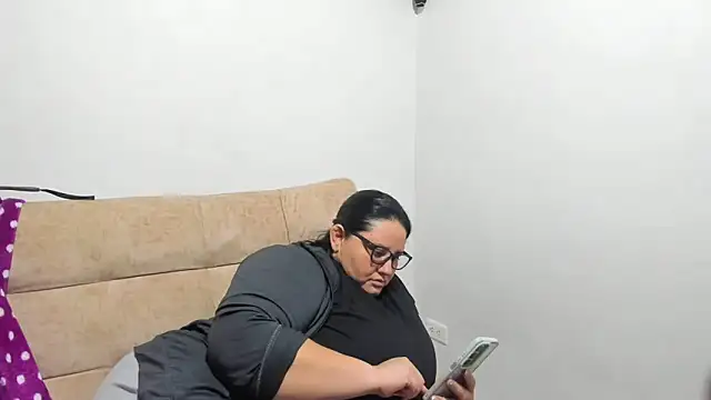 tetasgrandes karol online show from 11-09-25, 12:42