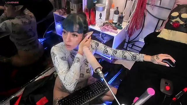 Snapshot of luxifer_666_ chatting on 02-10-25, 07:49 luxifer 666  online show from 02-10-25, 07:49