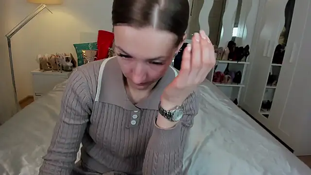 Snapshot of KateRedgar chatting on 03-20-25, 05:02 KateRedgar online show from 03-20-25, 05:02