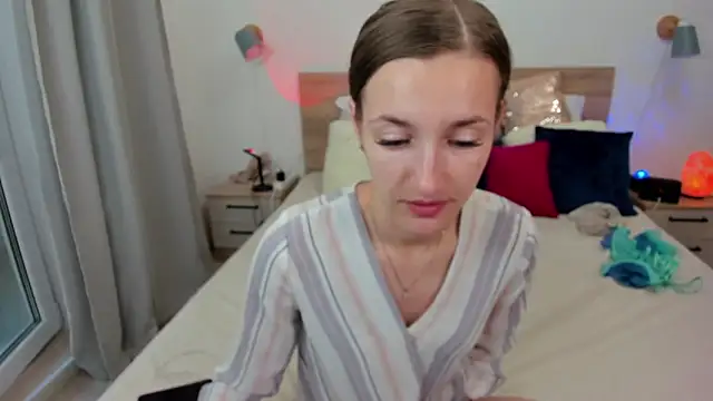 Snapshot of KateRedgar chatting on 09-08-25, 03:44 KateRedgar online show from 09-08-25, 03:44