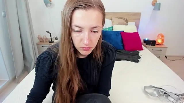 Snapshot of KateRedgar chatting on 09-28-25, 01:27 KateRedgar online show from 09-28-25, 01:27