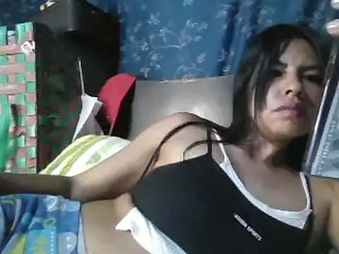 Snapshot of Alanagracia chatting on 01-28-25, 05:14 Alanagracia online show from 01-28-25, 05:14