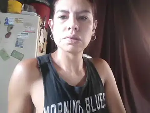 Snapshot of Alanagracia chatting on 02-22-25, 01:24 Alanagracia online show from 02-22-25, 01:24