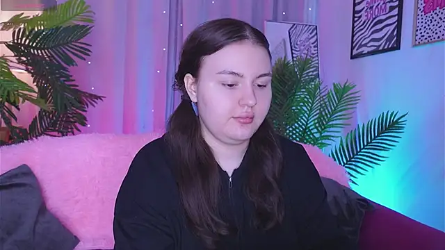 Mia  Peach online show from 03-08-25, 10:34