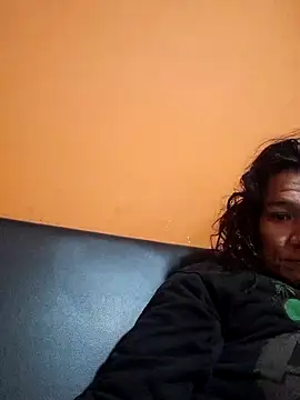 miicheele32 online show from 02-05-25, 04:36